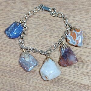 Vintage Polished Stones Dangling Charm Gold Tone Bracelet Japan Chain Jewelry